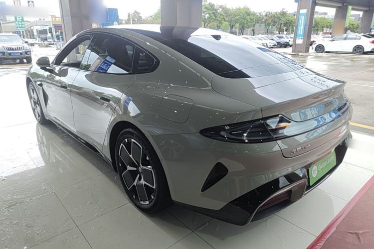 Used Xiaomi Auto SU7 2024 Rear-Drive Long-Range Intelligent Driving Version Exterior 2