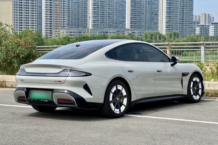 Used Xiaomi Auto SU7 2024 Four-Wheel Drive Ultra-Long Range Advanced Intelligent Driving Max Edition Exterior 3