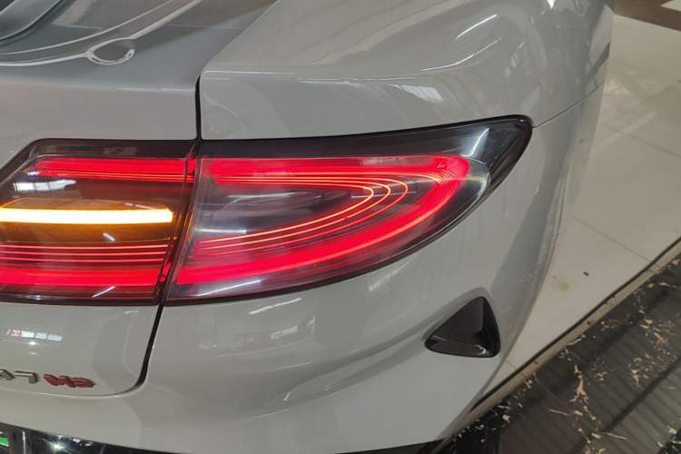 Used Xiaomi Auto SU7 2024 Four-Wheel Drive Ultra-Long Range Advanced Intelligent Driving Max Edition Exterior 3