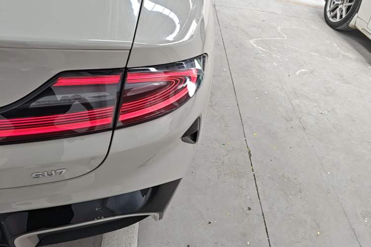 Used Xiaomi Auto SU7 2024 Rear-Drive Long-Range Intelligent Driving Version Exterior 3