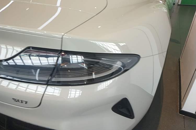 Used Xiaomi Auto SU7 2024 Rear-Drive Ultra-Long Range Advanced Pro-Level Intelligent Driving Version Exterior 3