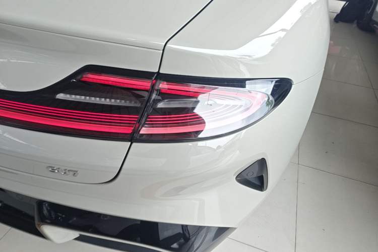 Used Xiaomi Auto SU7 2024 Rear-Drive Long-Range Intelligent Driving Version Exterior 3