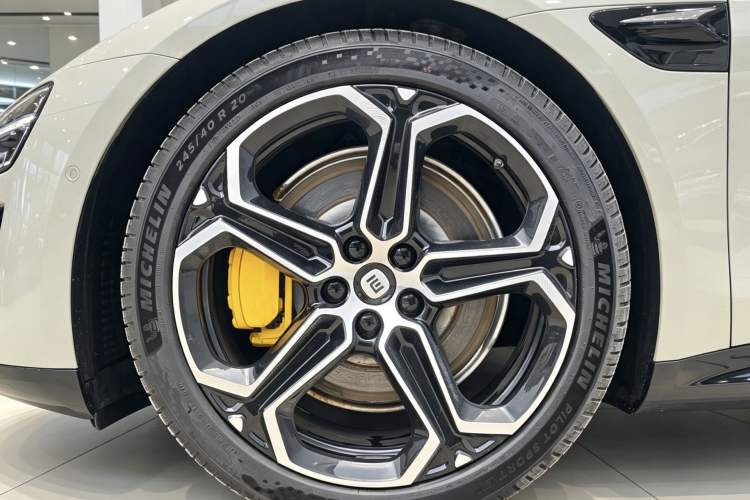 Used Xiaomi Auto SU7 2024 Rear-Drive Long-Range Intelligent Driving Version Exterior 3
