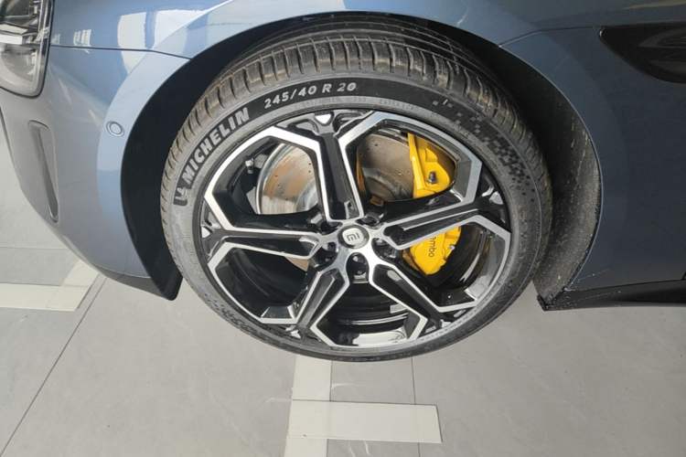 Used Xiaomi Auto SU7 2024 Rear-Drive Ultra-Long Range Advanced Pro-Level Intelligent Driving Version Exterior 4