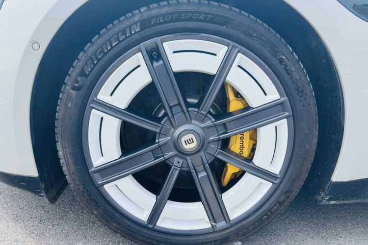 Used Xiaomi Auto SU7 2024 Four-Wheel Drive Ultra-Long Range Advanced Intelligent Driving Max Edition Exterior 4