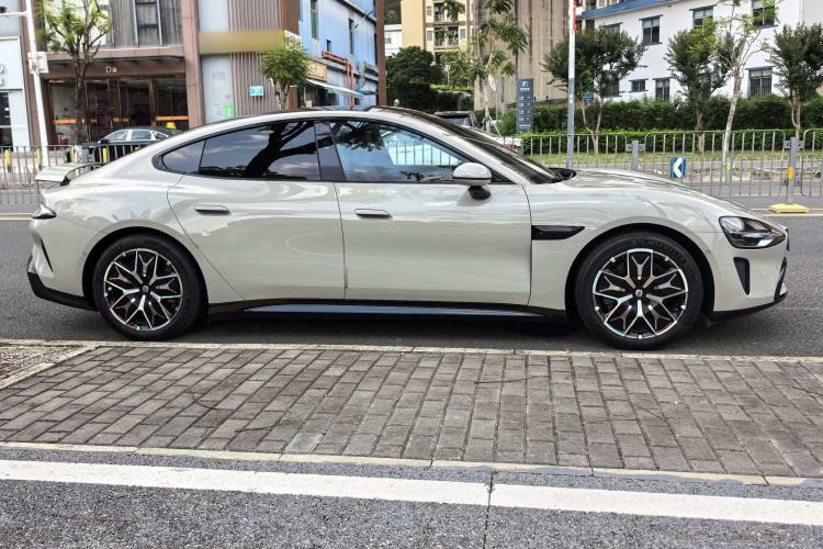 Used Xiaomi Auto SU7 2024 Rear-Drive Long-Range Intelligent Driving Version Exterior 4