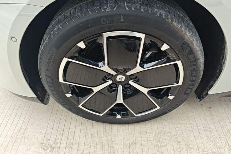 Used Xiaomi Auto SU7 2024 Rear-Drive Long-Range Intelligent Driving Version Exterior 4