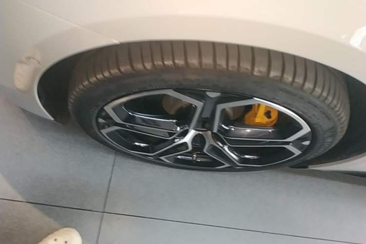 Used Xiaomi Auto SU7 2024 Rear-Drive Ultra-Long Range Advanced Pro-Level Intelligent Driving Version Exterior 4