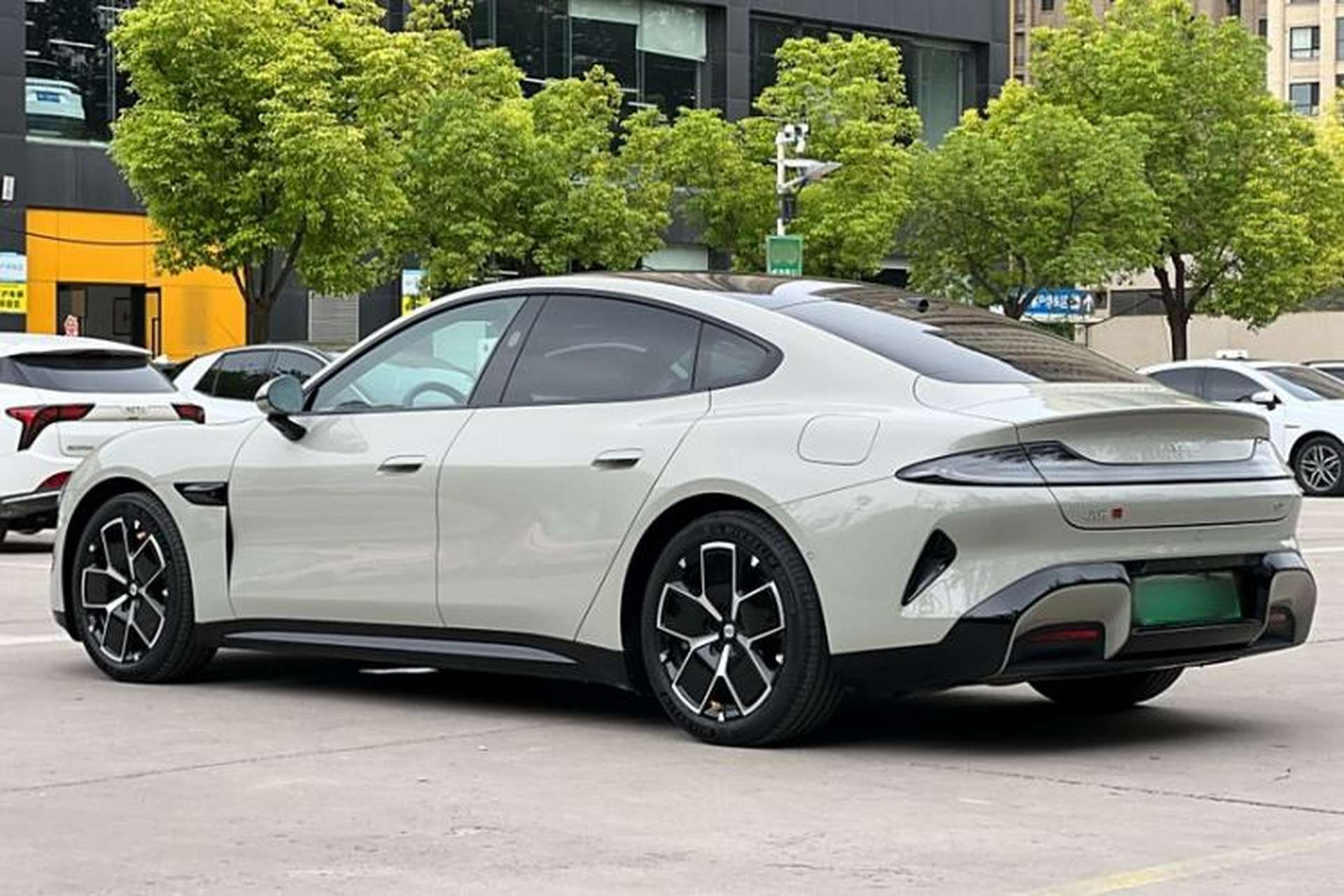 Used Xiaomi Auto SU7 2024 Rear-Drive Ultra-Long Range Advanced Pro-Level Intelligent Driving Version Exterior 4