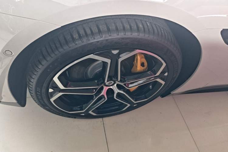 Used Xiaomi Auto SU7 2024 Rear-Drive Long-Range Intelligent Driving Version Exterior 4