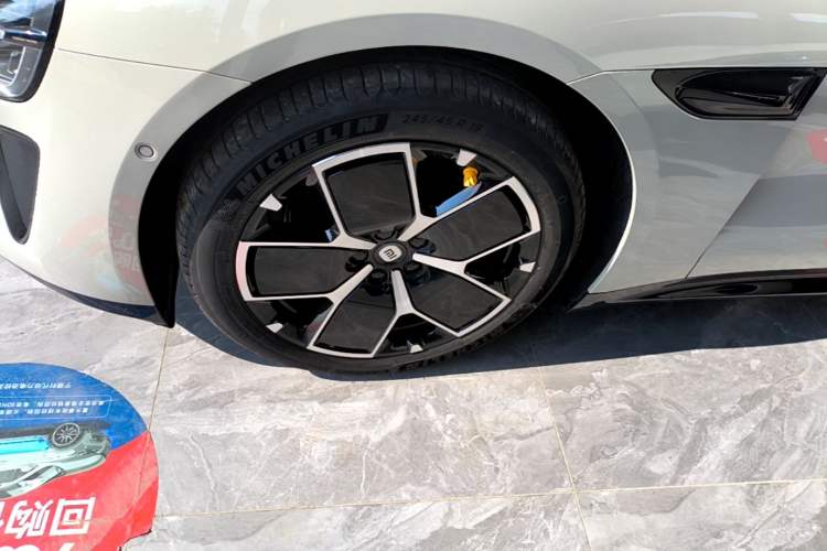 Used Xiaomi Auto SU7 2024 Rear-Drive Ultra-Long Range Advanced Pro-Level Intelligent Driving Version Exterior 4