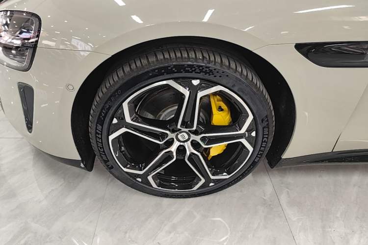 Used Xiaomi Auto SU7 2024 Rear-Drive Ultra-Long Range Advanced Pro-Level Intelligent Driving Version Exterior 4