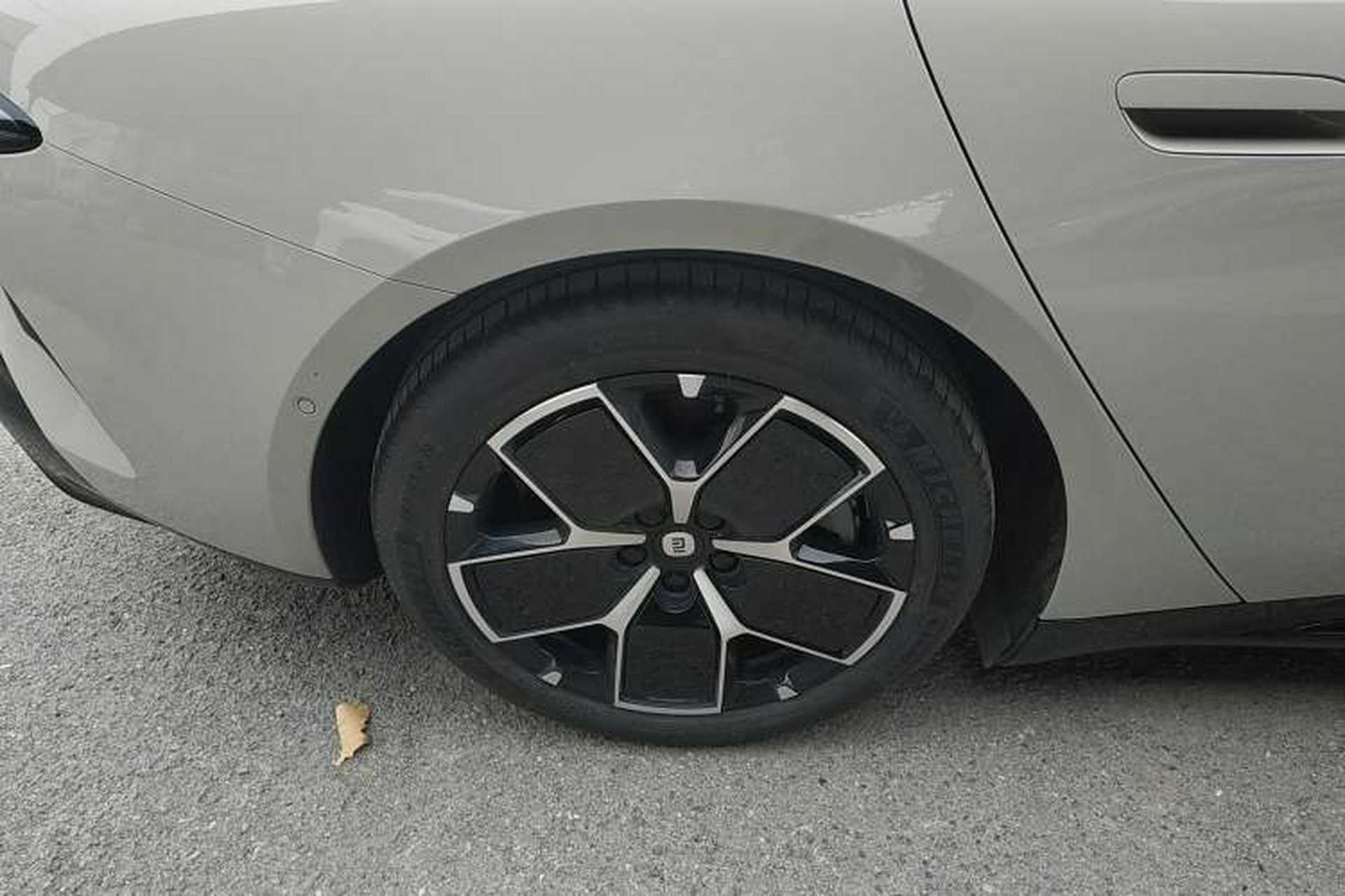 Used Xiaomi Auto SU7 2024 Rear-Drive Long-Range Intelligent Driving Version Exterior 4