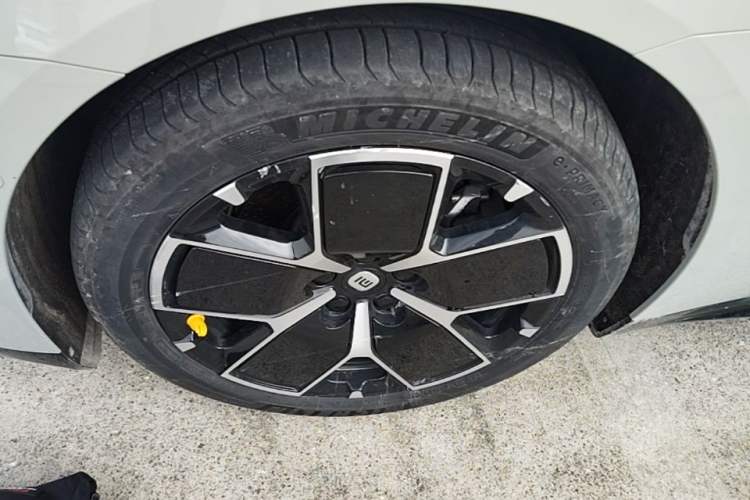 Used Xiaomi Auto SU7 2024 Rear-Drive Ultra-Long Range Advanced Pro-Level Intelligent Driving Version Exterior 4