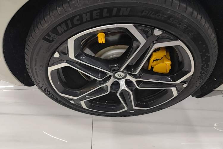 Used Xiaomi Auto SU7 2024 Four-Wheel Drive Ultra-Long Range Advanced Intelligent Driving Max Edition Exterior 5