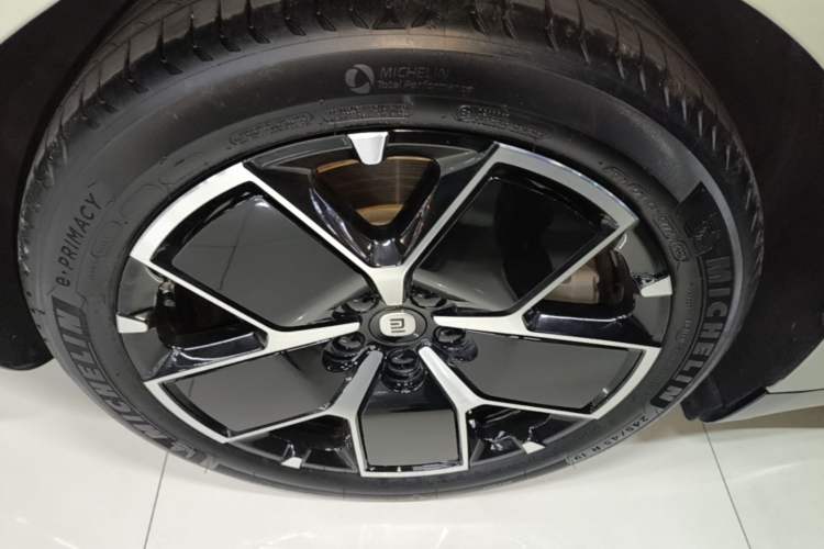 Used Xiaomi Auto SU7 2024 Rear-Drive Long-Range Intelligent Driving Version Exterior 5