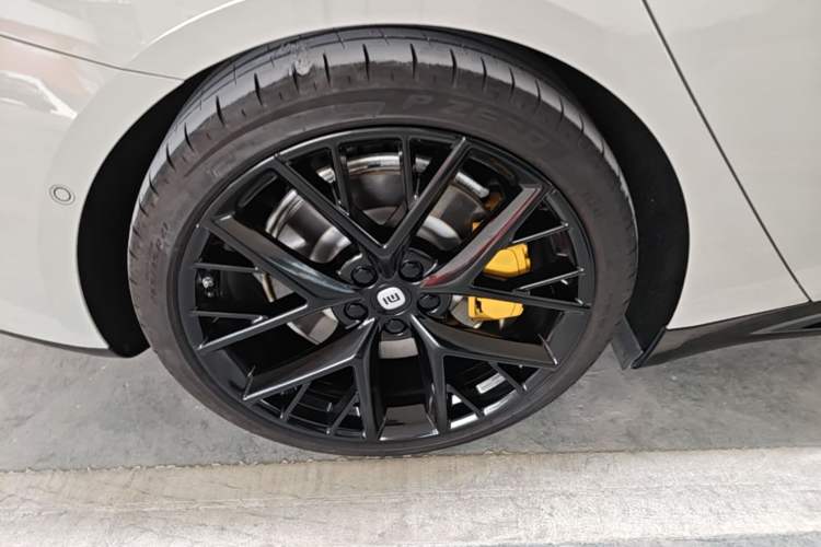 Used Xiaomi Auto SU7 2024 Four-Wheel Drive Ultra-Long Range Advanced Intelligent Driving Max Edition Exterior 5