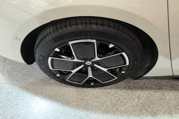 Used Xiaomi Auto SU7 2024 Rear-Drive Long-Range Intelligent Driving Version Exterior 5
