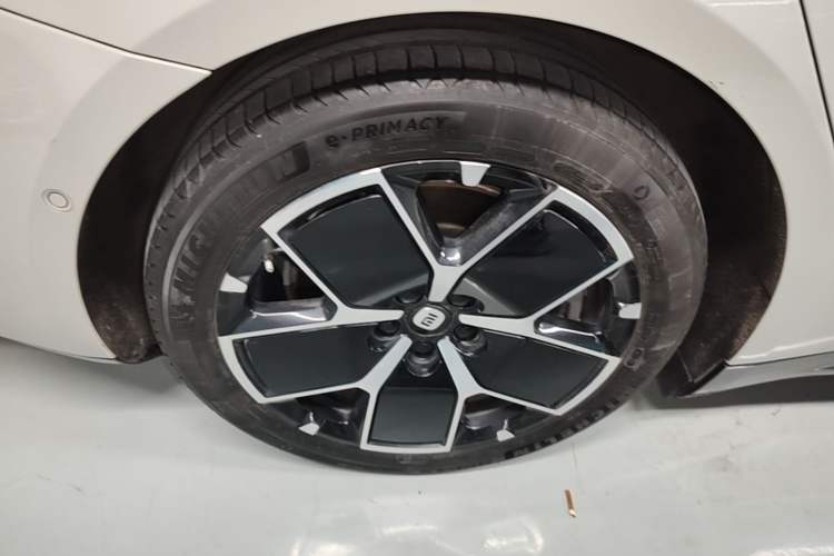 Used Xiaomi Auto SU7 2024 Rear-Drive Long-Range Intelligent Driving Version Exterior 5