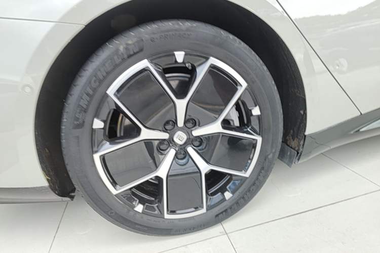Used Xiaomi Auto SU7 2024 Rear-Drive Long-Range Intelligent Driving Version Exterior 5