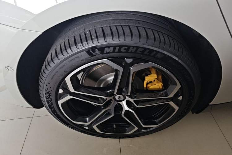 Used Xiaomi Auto SU7 2024 Four-Wheel Drive Ultra-Long Range Advanced Intelligent Driving Max Edition Exterior 5
