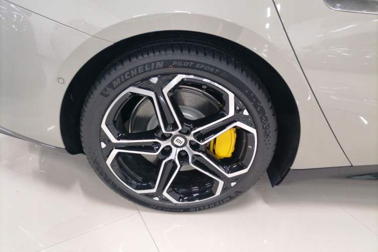 Used Xiaomi Auto SU7 2024 Rear-Drive Long-Range Intelligent Driving Version Exterior 8