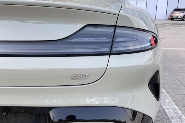 Used Xiaomi Auto SU7 2024 Rear-Drive Ultra-Long Range Advanced Pro-Level Intelligent Driving Version Exterior 9