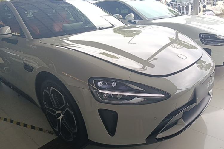 Used Xiaomi Auto SU7 2024 Four-Wheel Drive Ultra-Long Range Advanced Intelligent Driving Max Edition Front Right 45 Deg