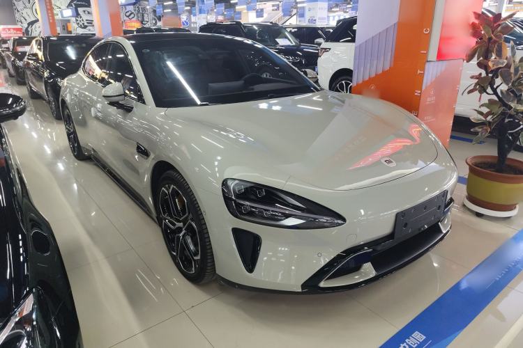 Used Xiaomi Auto SU7 2024 Rear-Drive Long-Range Intelligent Driving Version Front Right 45 Deg