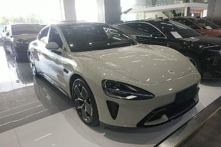 Used Xiaomi Auto SU7 2024 Rear-Drive Long-Range Intelligent Driving Version Front Right 45 Deg