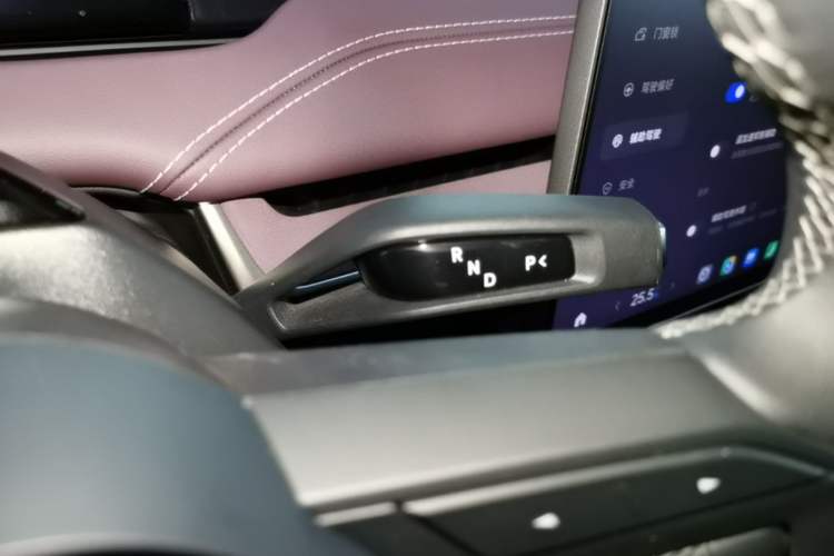 Used Xiaomi Auto SU7 2024 Four-Wheel Drive Ultra-Long Range Advanced Intelligent Driving Max Edition Gear Lever