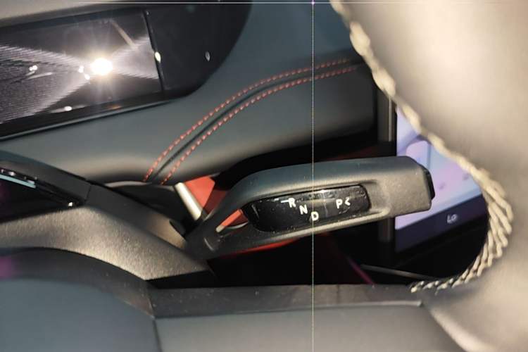 Used Xiaomi Auto SU7 2024 Rear-Drive Long-Range Intelligent Driving Version Gear Lever