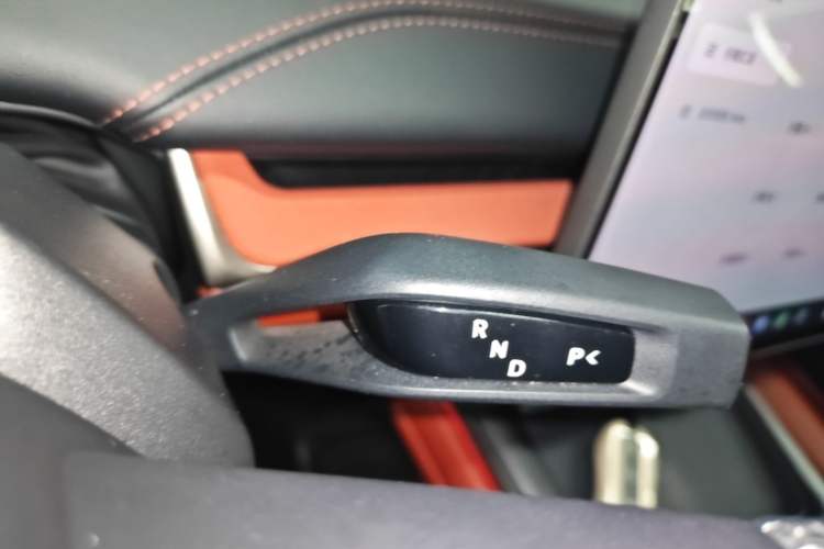 Used Xiaomi Auto SU7 2024 Four-Wheel Drive Ultra-Long Range Advanced Intelligent Driving Max Edition Gear Lever