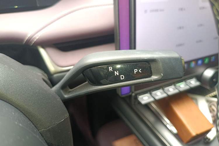 Used Xiaomi Auto SU7 2024 Four-Wheel Drive Ultra-Long Range Advanced Intelligent Driving Max Edition Gear Lever