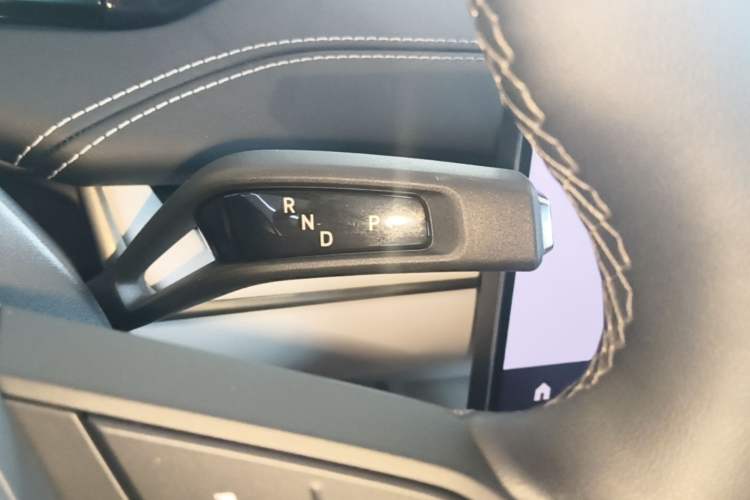 Used Xiaomi Auto SU7 2024 Rear-Drive Long-Range Intelligent Driving Version Gear Lever