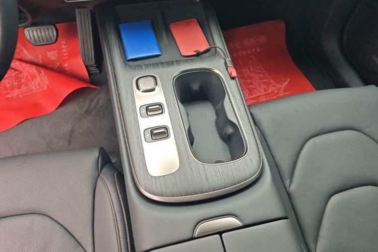 Used Xiaomi Auto SU7 2024 Rear-Drive Ultra-Long Range Advanced Pro-Level Intelligent Driving Version Gear Lever