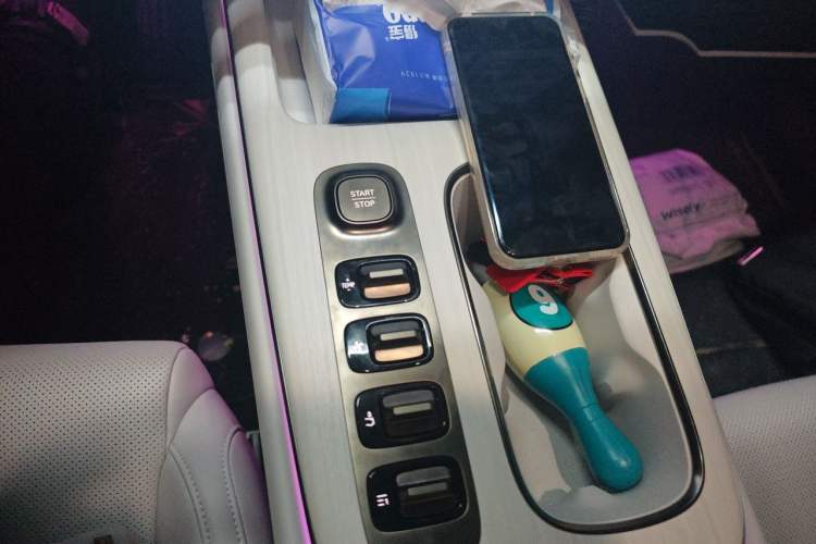 Used Xiaomi Auto SU7 2024 Rear-Drive Ultra-Long Range Advanced Pro-Level Intelligent Driving Version Gear Lever