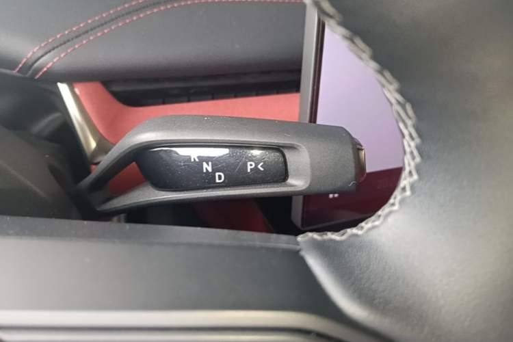 Used Xiaomi Auto SU7 2024 Four-Wheel Drive Ultra-Long Range Advanced Intelligent Driving Max Edition Gear Lever