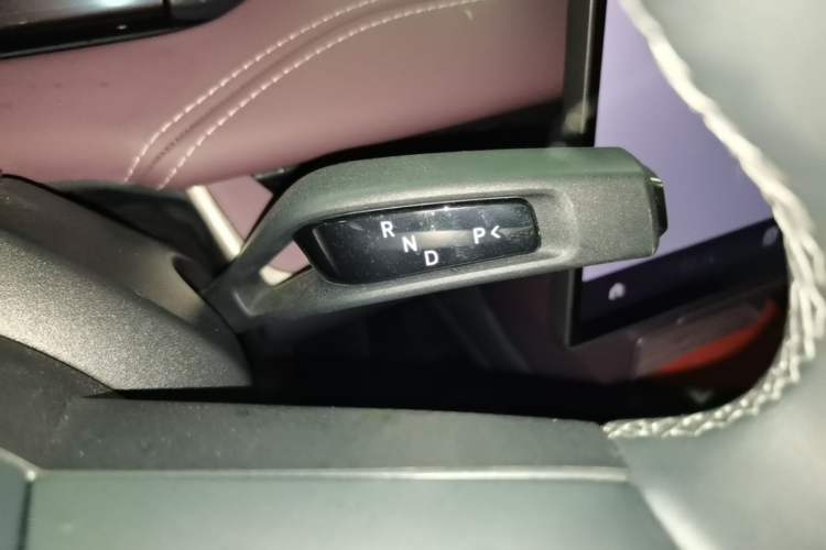 Used Xiaomi Auto SU7 2024 Four-Wheel Drive Ultra-Long Range Advanced Intelligent Driving Max Edition Gear Lever