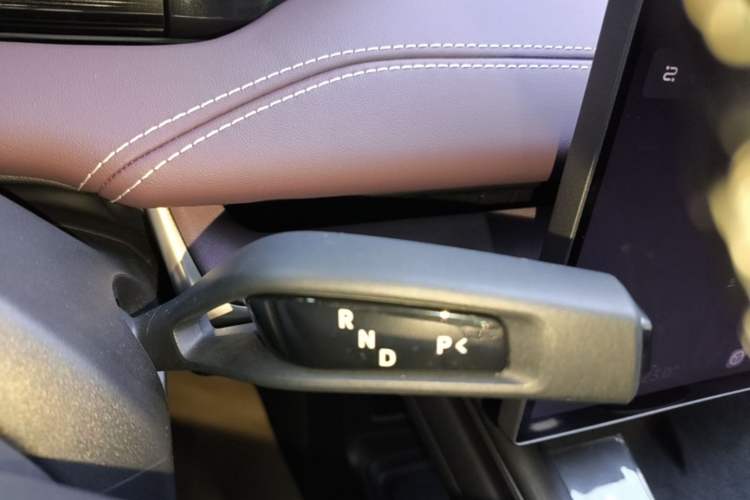 Used Xiaomi Auto SU7 2024 Four-Wheel Drive Ultra-Long Range Advanced Intelligent Driving Max Edition Gear Lever