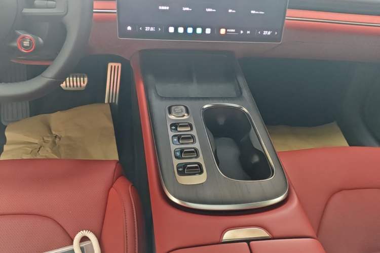 Used Xiaomi Auto SU7 2024 Four-Wheel Drive Ultra-Long Range Advanced Intelligent Driving Max Edition Gear Lever