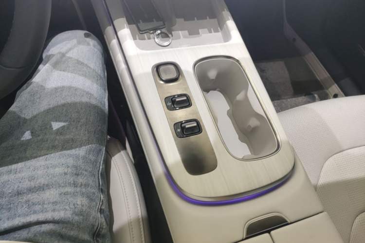 Used Xiaomi Auto SU7 2024 Rear-Drive Standard Founder Edition Gear Lever