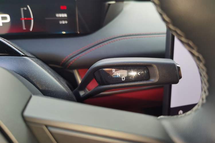 Used Xiaomi Auto SU7 2024 Rear-Drive Ultra-Long Range Advanced Pro-Level Intelligent Driving Version Gear Lever