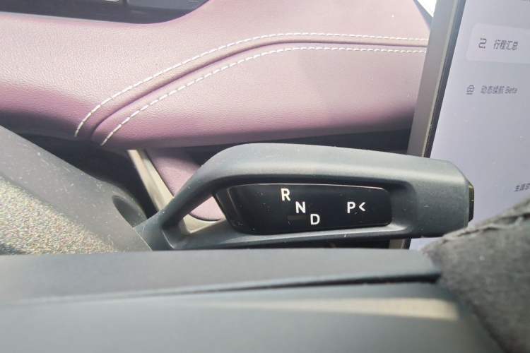 Used Xiaomi Auto SU7 2024 Four-Wheel Drive Ultra-Long Range Advanced Intelligent Driving Max Edition Gear Lever