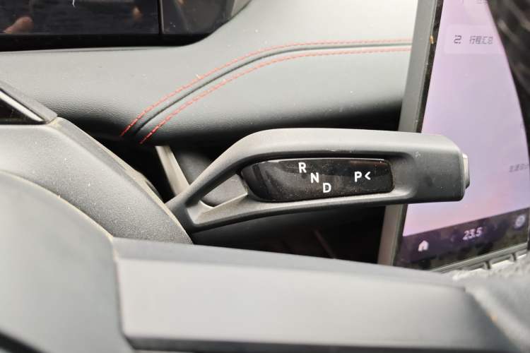 Used Xiaomi Auto SU7 2024 Four-Wheel Drive Ultra-Long Range Advanced Intelligent Driving Max Edition Gear Lever