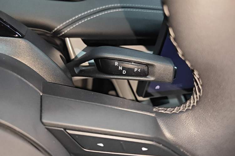 Used Xiaomi Auto SU7 2024 Four-Wheel Drive Ultra-Long Range Advanced Intelligent Driving Max Edition Gear Lever