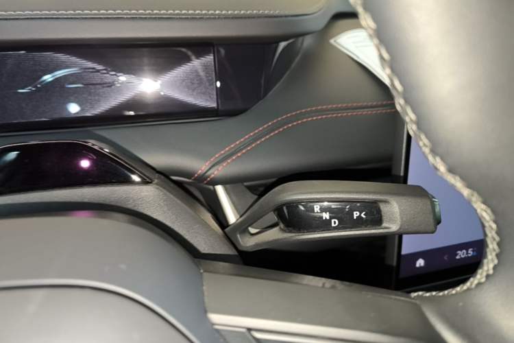 Used Xiaomi Auto SU7 2024 Four-Wheel Drive Ultra-Long Range Advanced Intelligent Driving Max Edition Gear Lever