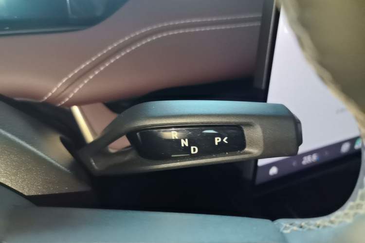 Used Xiaomi Auto SU7 2024 Rear-Drive Ultra-Long Range Advanced Pro-Level Intelligent Driving Version Gear Lever