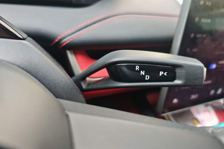 Used Xiaomi Auto SU7 2024 Four-Wheel Drive Ultra-Long Range Advanced Intelligent Driving Max Edition Gear Lever