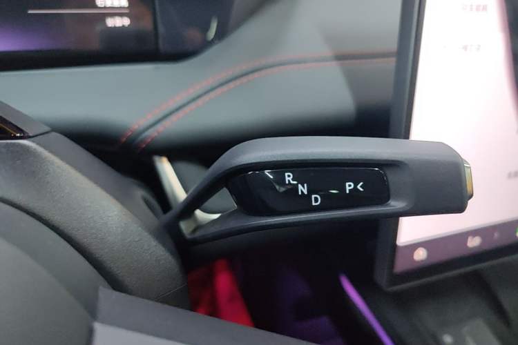 Used Xiaomi Auto SU7 2024 Four-Wheel Drive Ultra-Long Range Advanced Intelligent Driving Max Edition Gear Lever